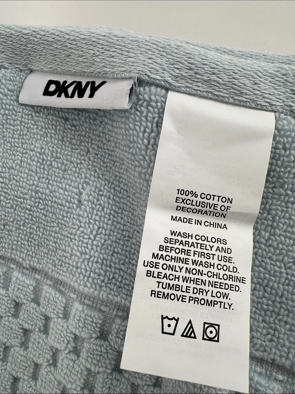 DKNY Bath Sheet Set 2 Pale Blue Towels Plush Cotton Quick Dry Zero Twist NEW